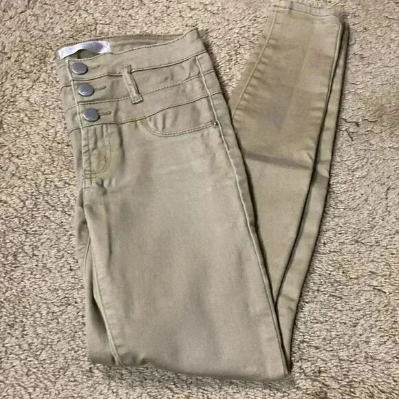 No boundaries size 8 tan pants - Picture 2 of 8